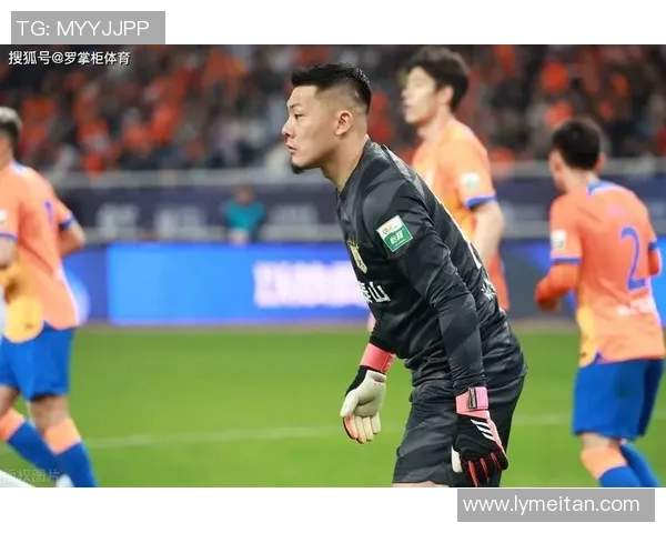 王大雷力挽狂澜再现神级扑救助球队惊险晋级决赛